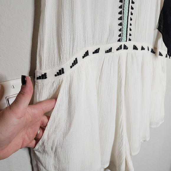 NWT Rip Curl white embroidered romper. - Picture 2 of 16